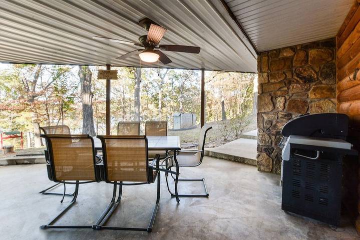 Vacation apartment for 12 people, with yard in Table Rock Lake