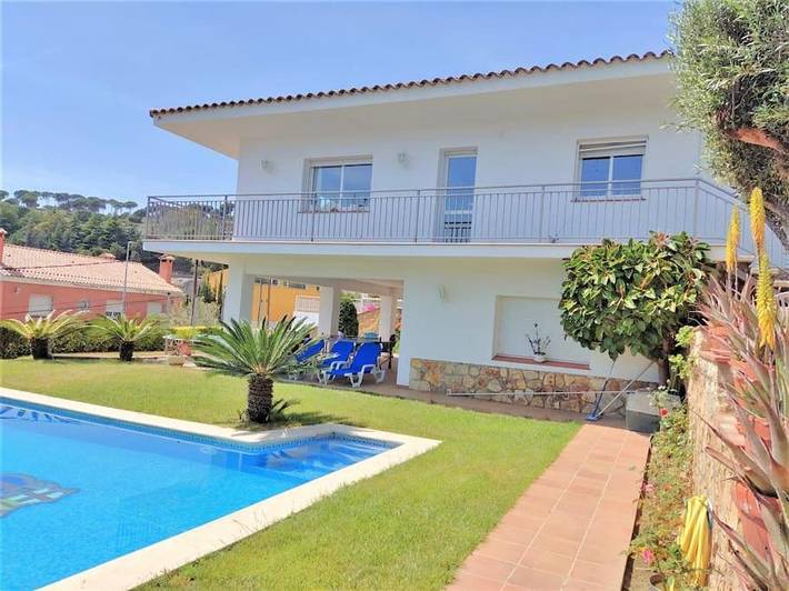 Casa rural para 12 personas, con piscina además de jardín y vistas, Familias con niños en Mataró - 4