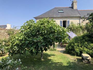Gîte pour 4 personnes, avec jardin ainsi que sauna et terrasse à Treffiagat