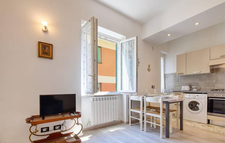 Appartamento intero, Accogliente appartamento vicino alla spiaggia di Bau Bau con cucina e TV in Santa Margherita, Santa Margherita Ligure