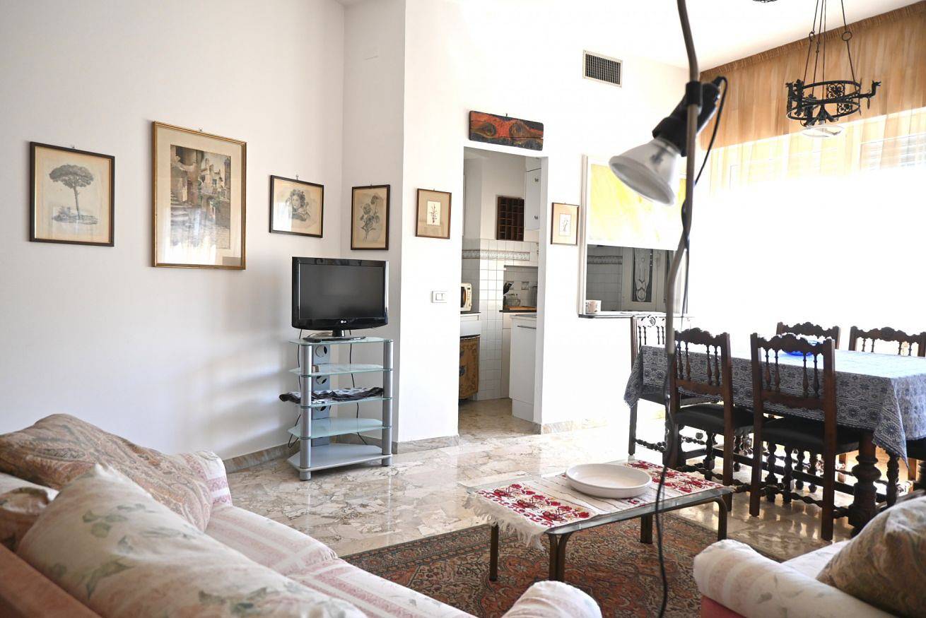 Appartamento intero, A48 - Ancona, ampio quadrilocale con balcone in Ancona (Italia), Provincia di Ancona