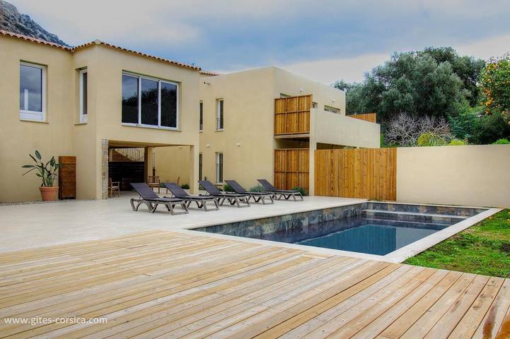 Gîte pour 6 personnes, avec Terrasse et Jardin ainsi que Piscine et Vue