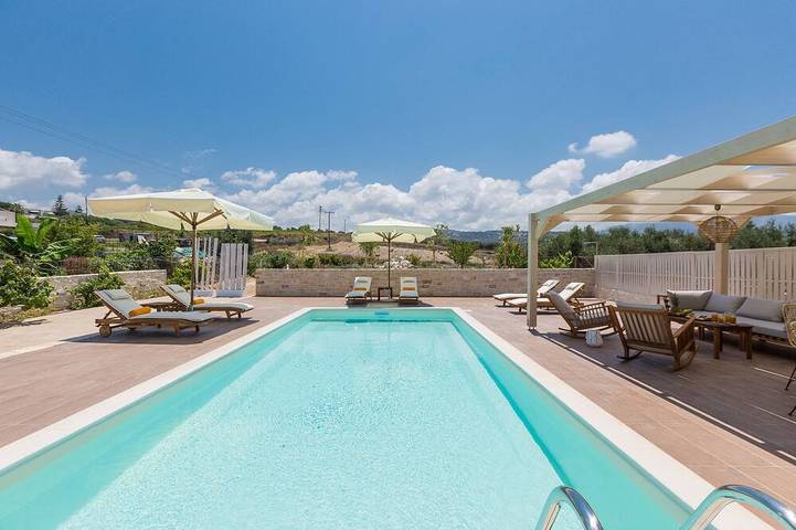 Ferienhaus für 9 Personen, mit Balkon und Garten