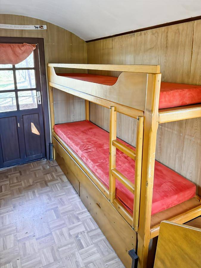 Location de vacances pour 3 personnes, avec vue à Saint-Pantaléon-de-Lapleau - 2