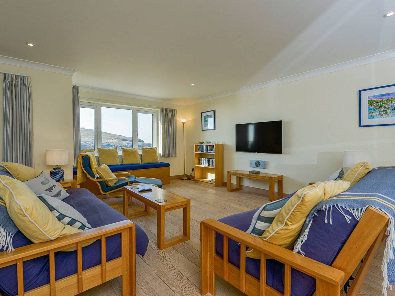Entire apartment, 12 Burgh Island Causeway in Bigbury-on-Sea, Bigbury on Sea