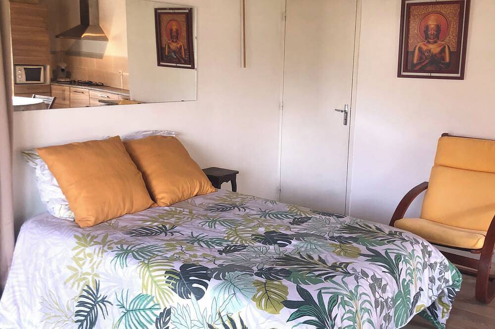 Appartement entier, Gîte L’Exotique – Plain-pied avec jardin et terrasse, Vichy in Cusset, Région de Vichy