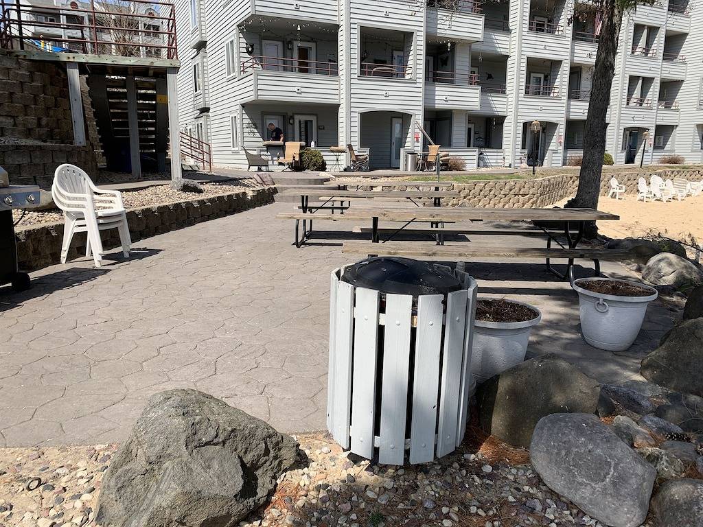 Ganze Wohnung, ⚓❀ Lakefront Condo ❀ Private Beach - Kayaks - Family Friendly ❀⚓ in Lake Delton, Sauk County