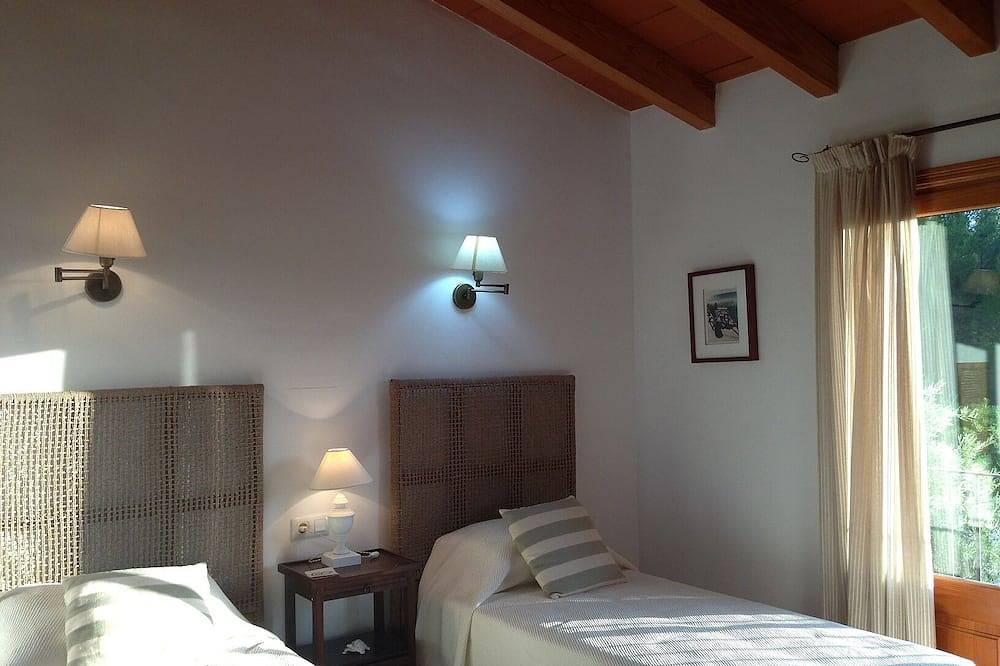 Villa mit Aussicht auf Meer und Berge und einem Gemeinschaftsswimmingpool in Betlem, Artà