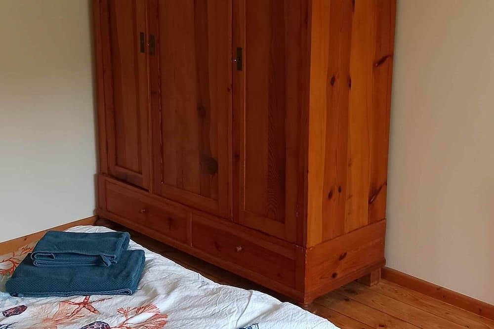 Ganze Wohnung, Familientreffen in der Feldsteinscheune in Sietow-Dorf, Sietow