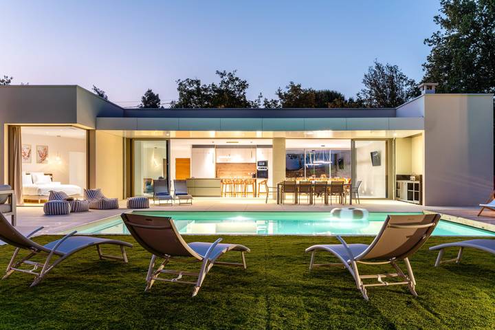 Location de vacances pour 10 personnes, avec jardin ainsi que sauna et piscine, adapté aux familles à Murviel-lès-Béziers - 2