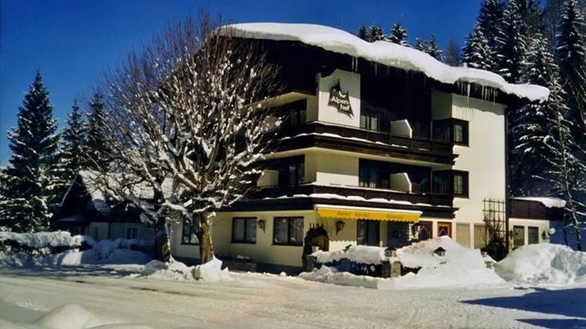 Hotel für 4 Personen, mit Garten und Terrasse