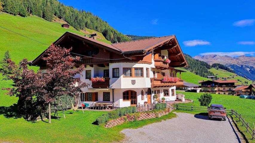 Ferienwohnung für 5 Personen, mit Balkon und Terrasse sowie Garten in Tux - 2