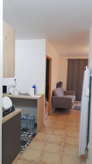 Gîte pour 2 personnes, avec jardin à Saint-Priest - 3