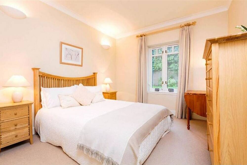 Apartamento entero, Espacioso y lujoso, Barnton - Cramond, Edimburgo - cerca de golf, la ciudad, el mar in Edimburgo, Lothian
