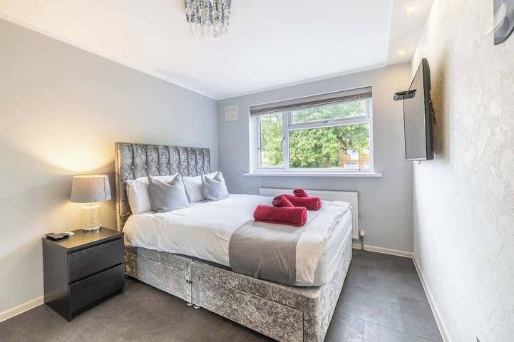 Stylish 3Br Home | Hot Tub | Near Nec, Hs2 & Jlr in Coventry, Région de Birmingham