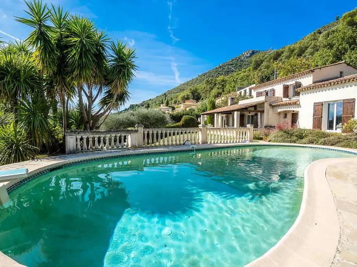 Villa for 8 personer, med Terrasse og Badebasseng i Cote d'Azur