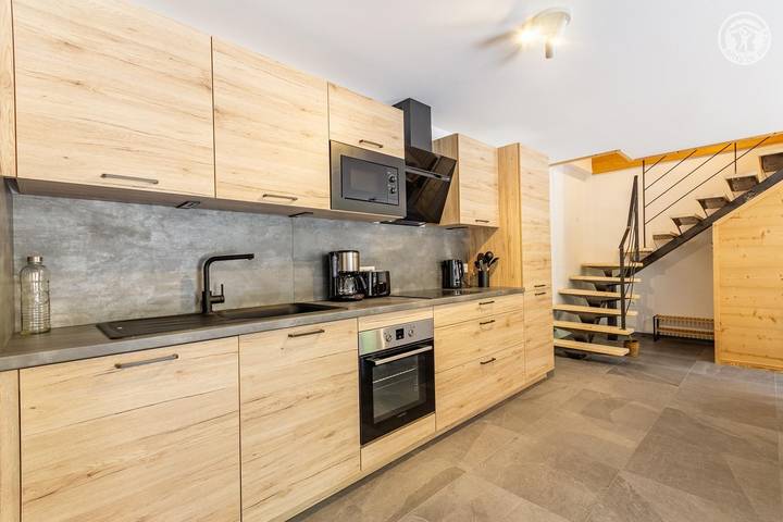 Gîte pour 12 personnes, avec terrasse à La Léchère - 4