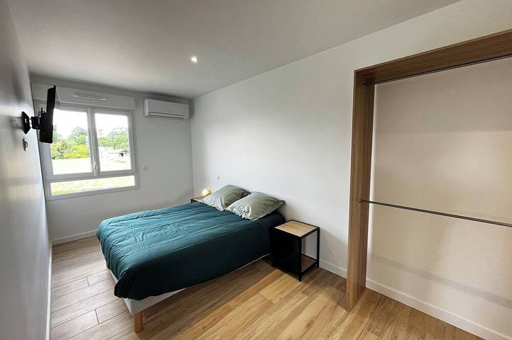 Location de vacances pour 10 personnes, avec terrasse et jardin à Saubion - 2