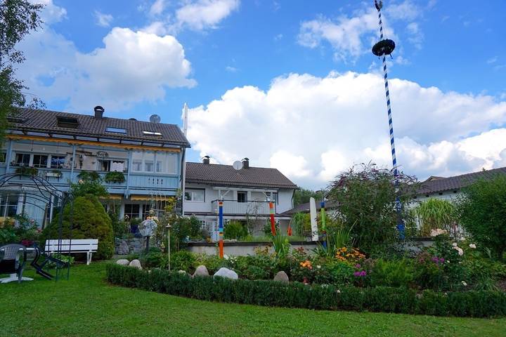 Ferienwohnung für 4 Personen, mit Terrasse und Garten, kinderfreundlich am Starnberger See