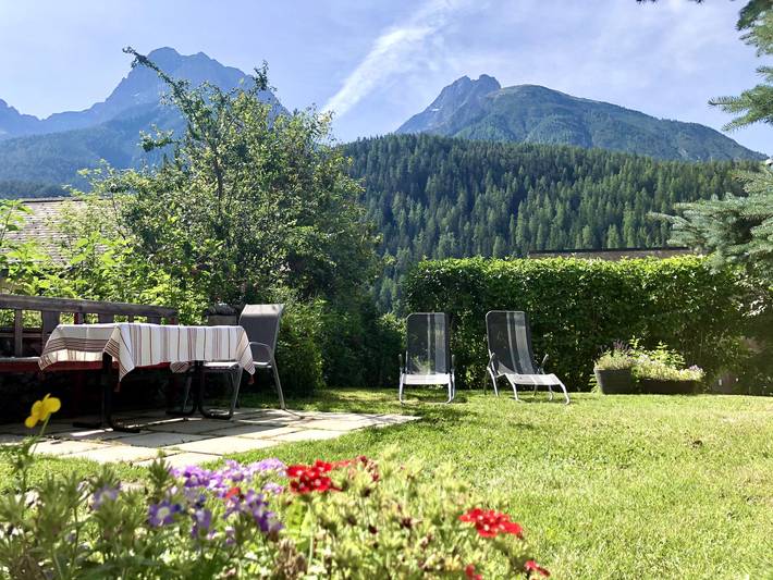 Apartamento entero, Chasa Avant Muglins: Gartenwohnung mit Ausblick in Scuol, Lower Engadine