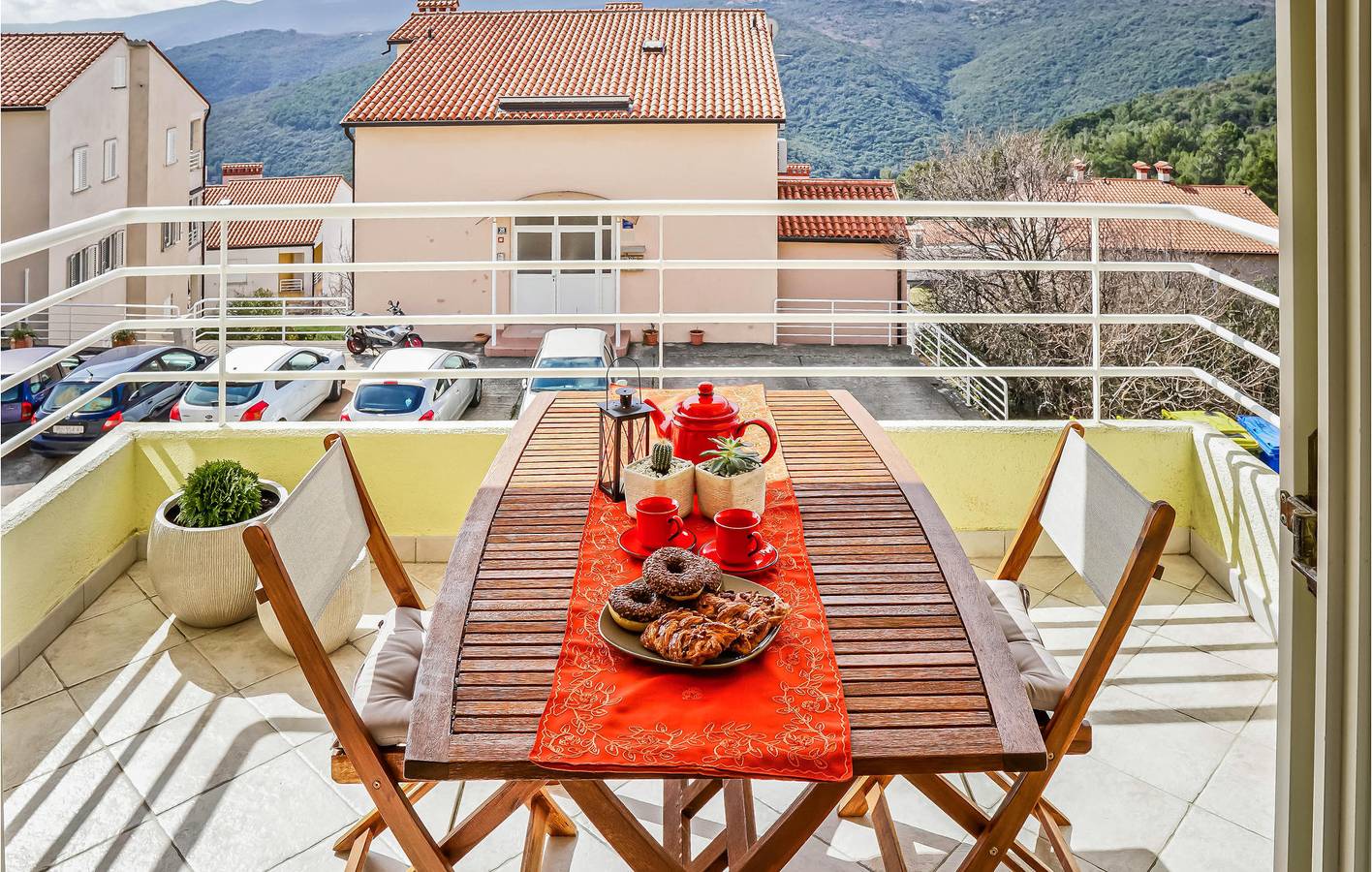 Entire holiday apartment, Chic Apartment with Terrace, 700m to Beach & Modern Amenities in Rabac, Labin-Rabac