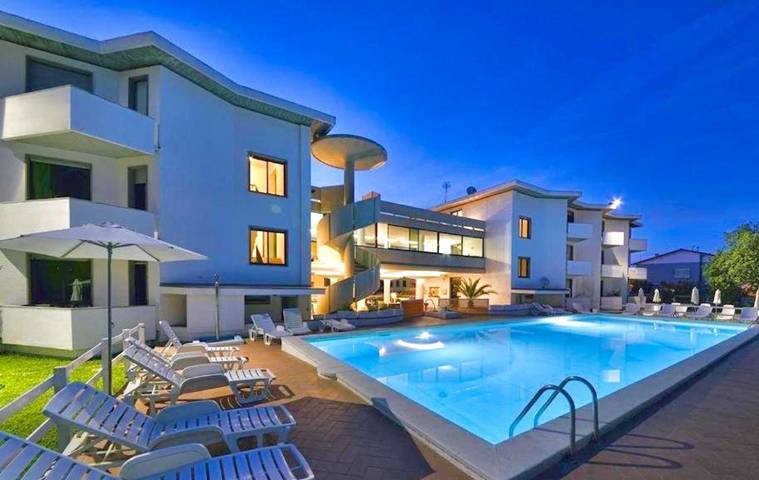Appart’hôtel pour 2 personnes, avec piscine et terrasse