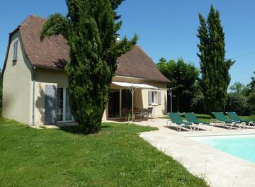 Gîte pour 7 personnes, avec piscine ainsi que terrasse et jardin à Loubressac