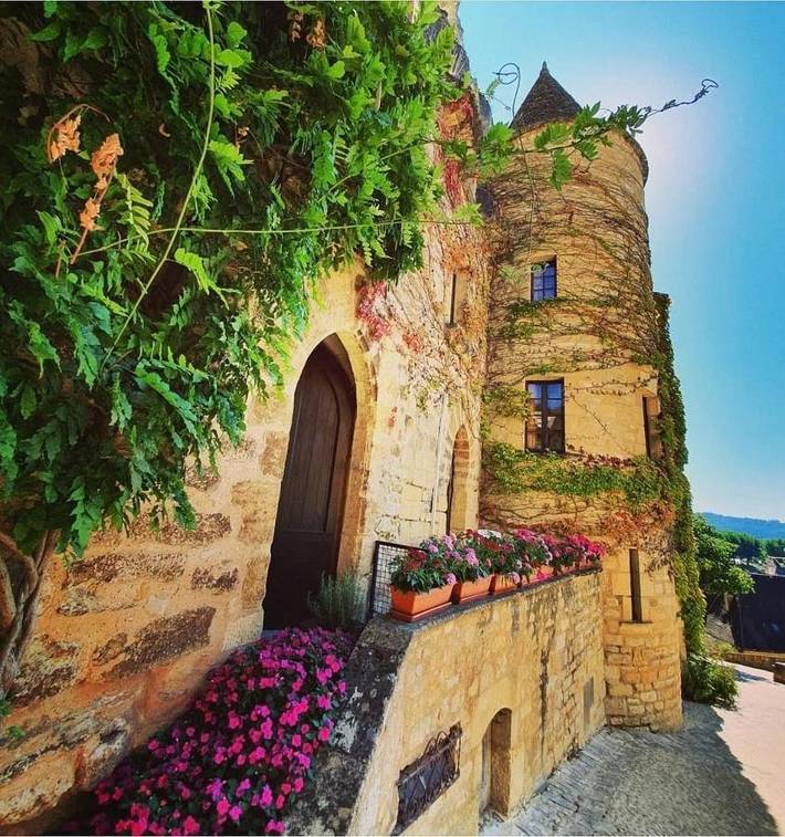 Location de vacances pour 4 personnes, avec jardin ainsi que vue et piscine à Sainte-Alvère - 4