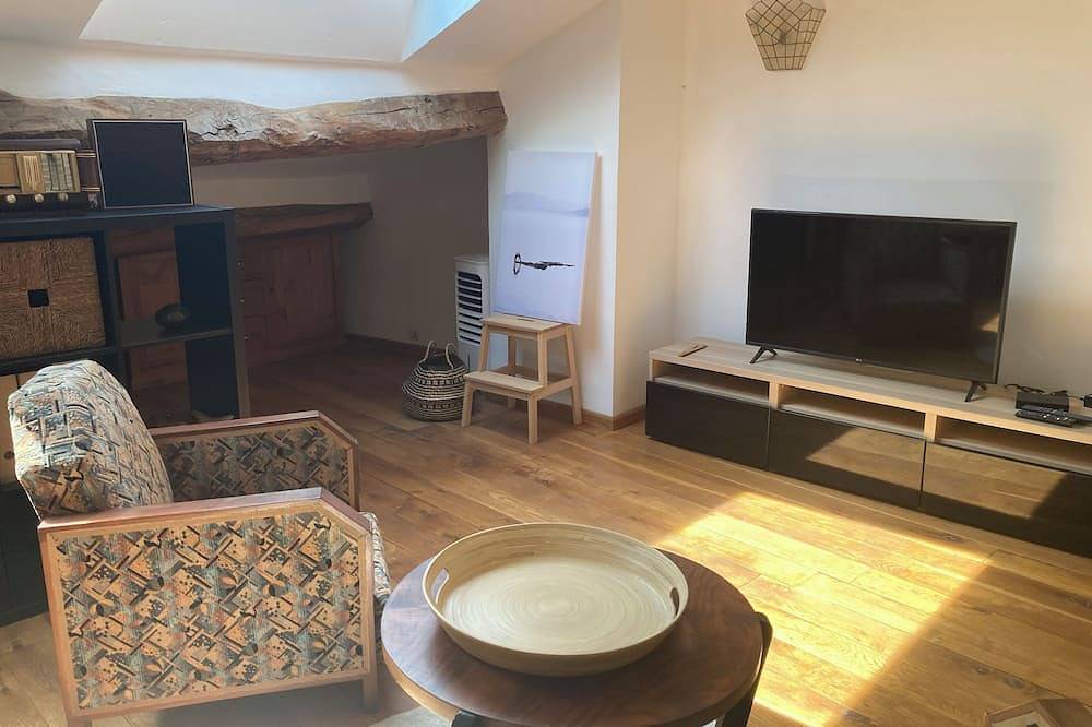 Maison de Village Dans le Parc Régional de Verdon Proche de Gréoux les Bains in La Verdière, Brignoles Region