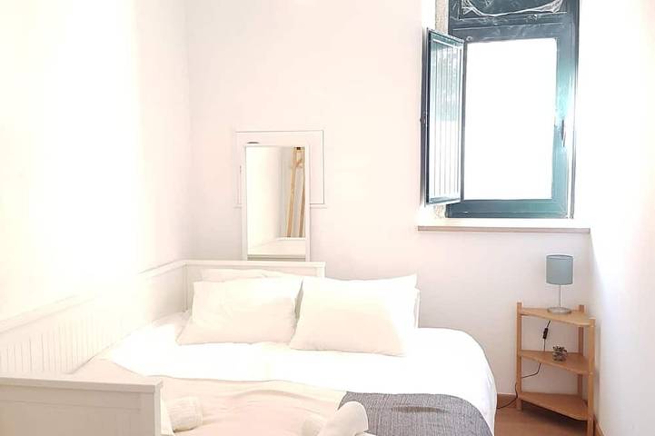 Ganze Wohnung, Zentrale und moderne Wohnung in einem restaurierten Chalet in Sintra, Naturpark Sintra-Cascais