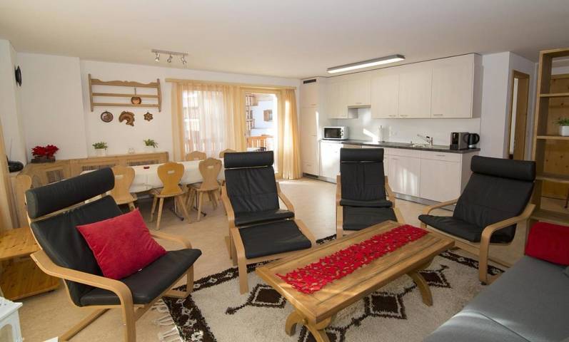 Ferienwohnung für 6 Personen, mit Balkon und Terrasse sowie Ausblick in Davos - 2