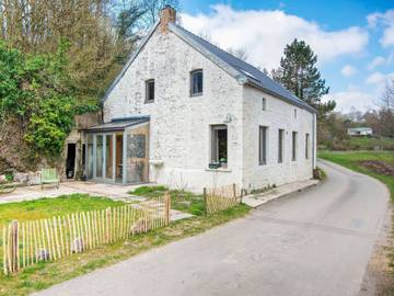 Gîte pour 6 personnes, avec jardin à Philippeville