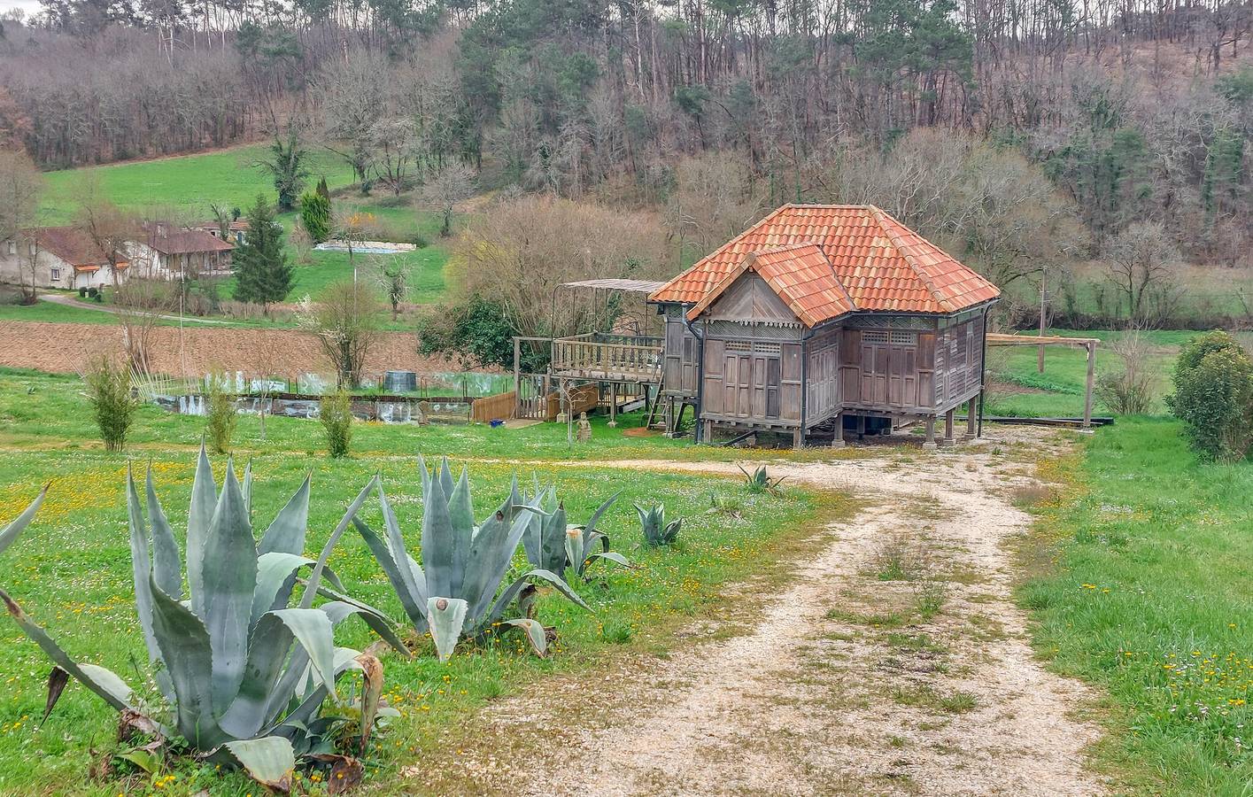Charmant appartement avec piscine et jardin - À 2 km de Saint-Sulpice-de-Roumagnac in Saint-Sulpice-de-Roumagnac, Périgord Blanc
