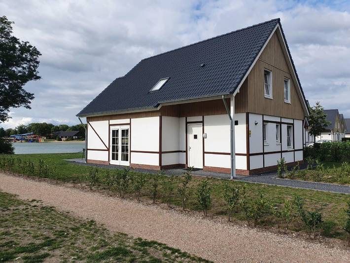 Ferienhaus für 12 Personen, mit Terrasse und Pool - 1