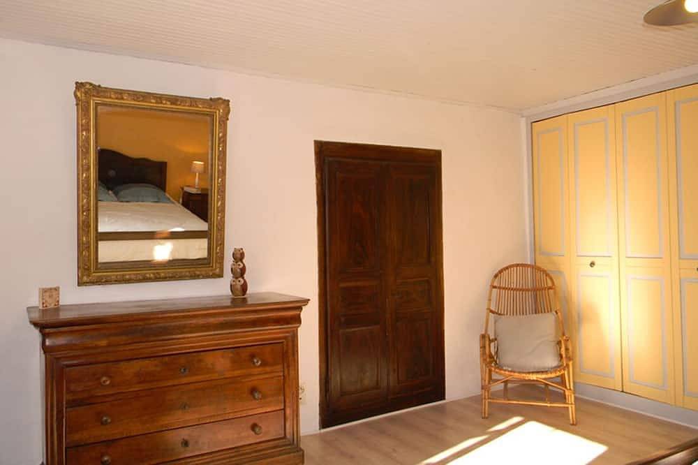 Appartement entier, La Grossille: a traditional Cévennes farmhouse. in Saint-Jean-du-Gard, Parc national des Cévennes