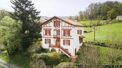Gîte pour 15 personnes, avec vue et jardin à Aldudes
