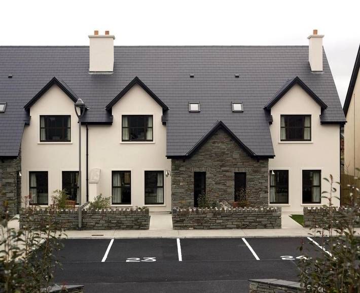 Resort for 5 people, with Terrace and Hot tub as well as Garden and Children pool in Kenmare