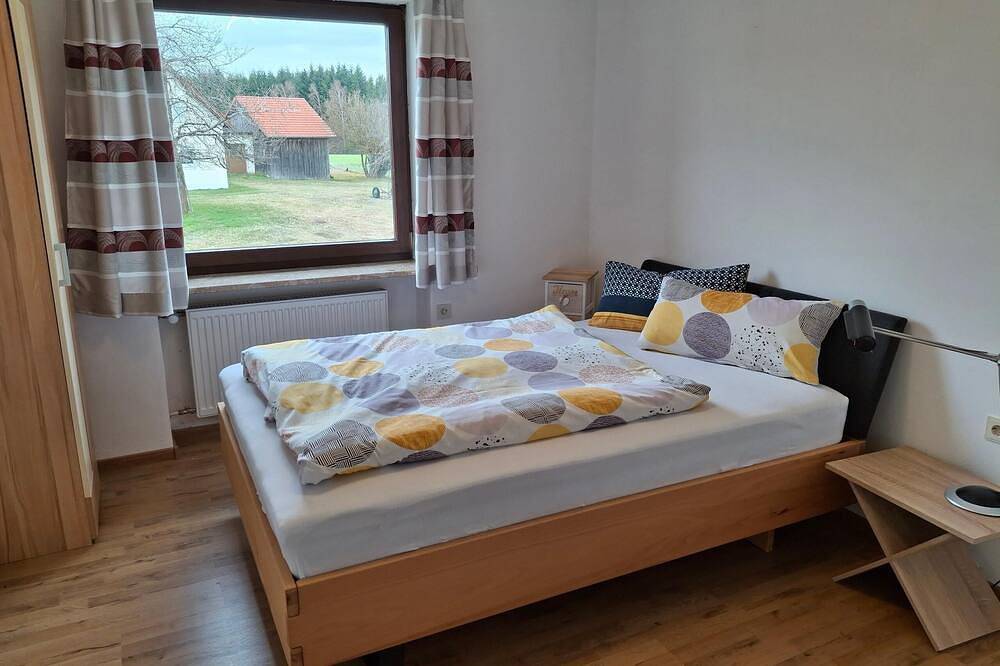 Ganze Wohnung, Ferienwohnung mit E-Bike Lade- und Abstellplätze in Oberviechtach, Naturpark Oberpfälzer Wald