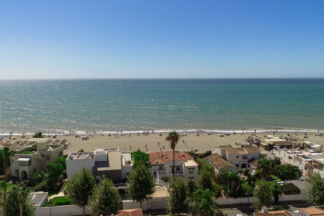Entire apartment, Modern holiday home next to La Cala de Mijas beach – Family friendly in Playa de La Cala - El Torreón (Mijas), Mijas