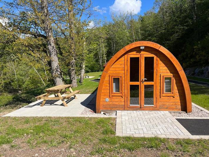 Gîte pour 2 personnes, avec vue et terrasse à Albé