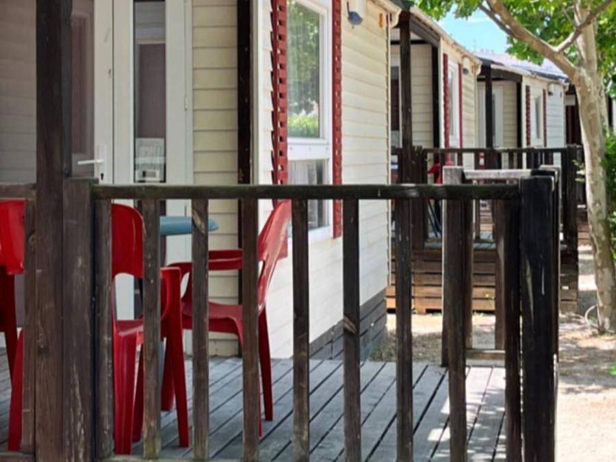 Mobile Home confortable avec jardin et climatisation près de la plage in Saragosse, Province de Saragosse