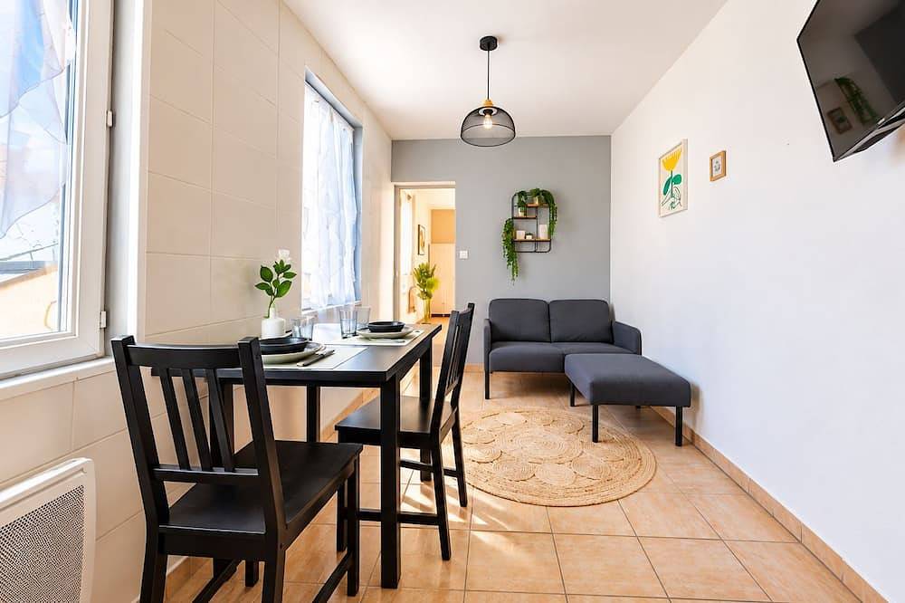 Appartement entier, F2 hyper centre avec balcon in Montluçon, Région de Montluçon