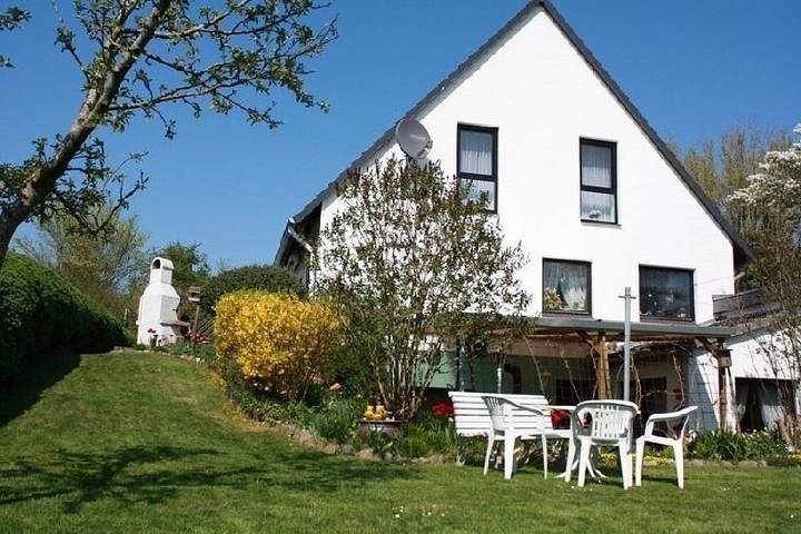 Ferienwohnung für 5 Personen, mit Terrasse und Garten in Fresendelf