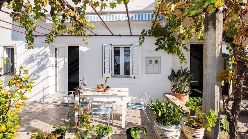 Ferienhaus für 6 Personen, mit Terrasse und Pool