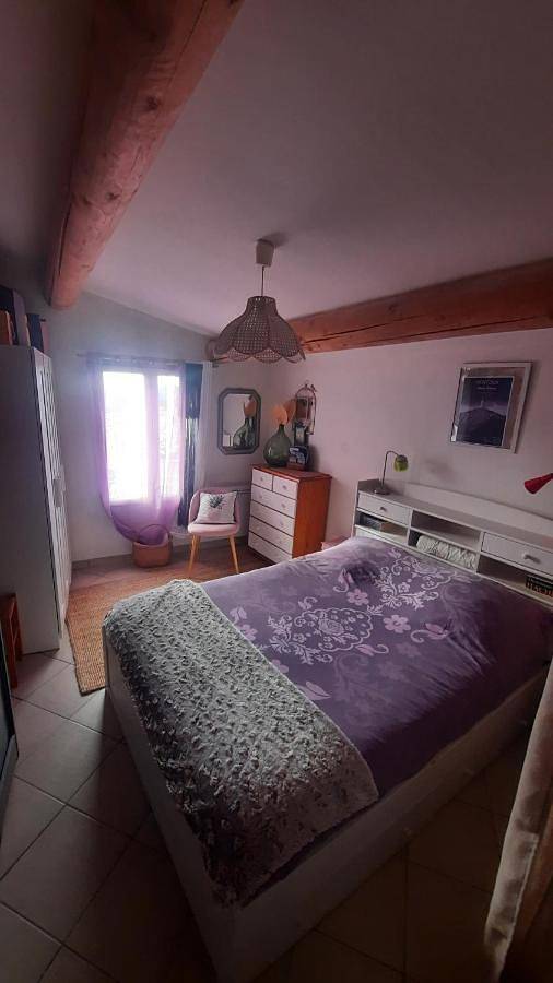 Gîte pour 2 personnes, avec vue et terrasse à Faucon