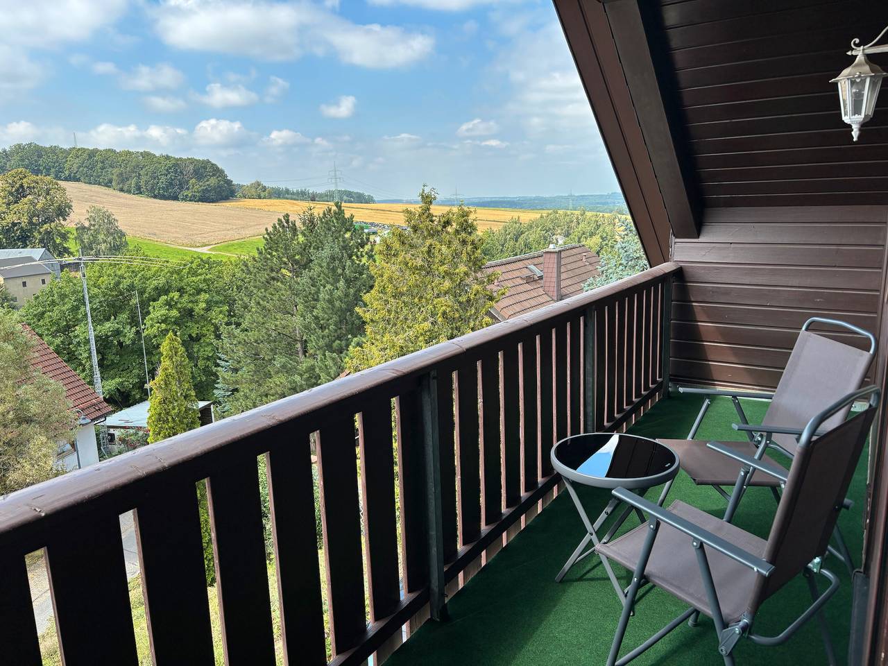 Appartement entier, Appartement 'Haus schöne Aussicht bei Chemnitz' avec vue sur la montagne, balcon et Wi-Fi in Klaffenbach, Chemnitz