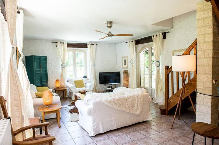 Location de vacances pour 8 personnes, avec jardin et jacuzzi à Sauveterre-la-Lémance - 2