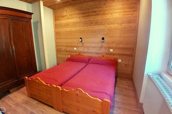 Gîte pour 6 personnes, avec balcon et vue à Planay - 4