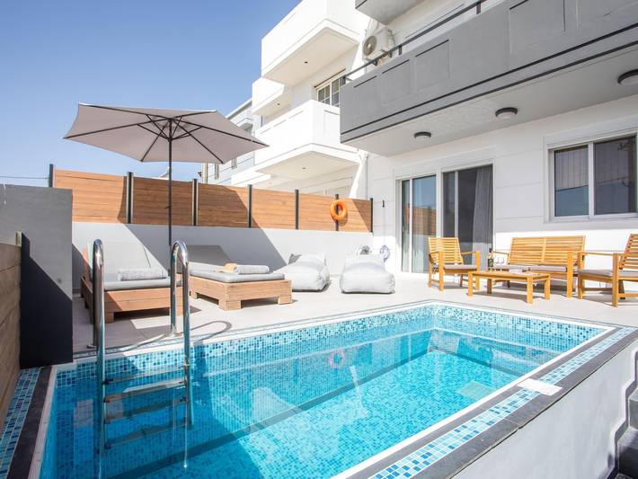 Ferienhaus für 8 Personen, mit Balkon und Terrasse sowie Pool in Rhodos Stadt