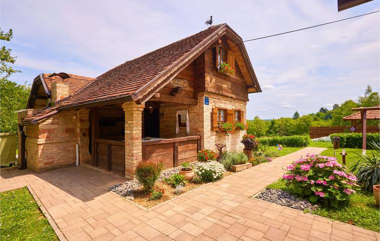 Gemütliche 2-Zimmer-Wohnung mit Terrasse und Grill in der Nähe des Flusses Petrinjčica in Sisak-Moslavina